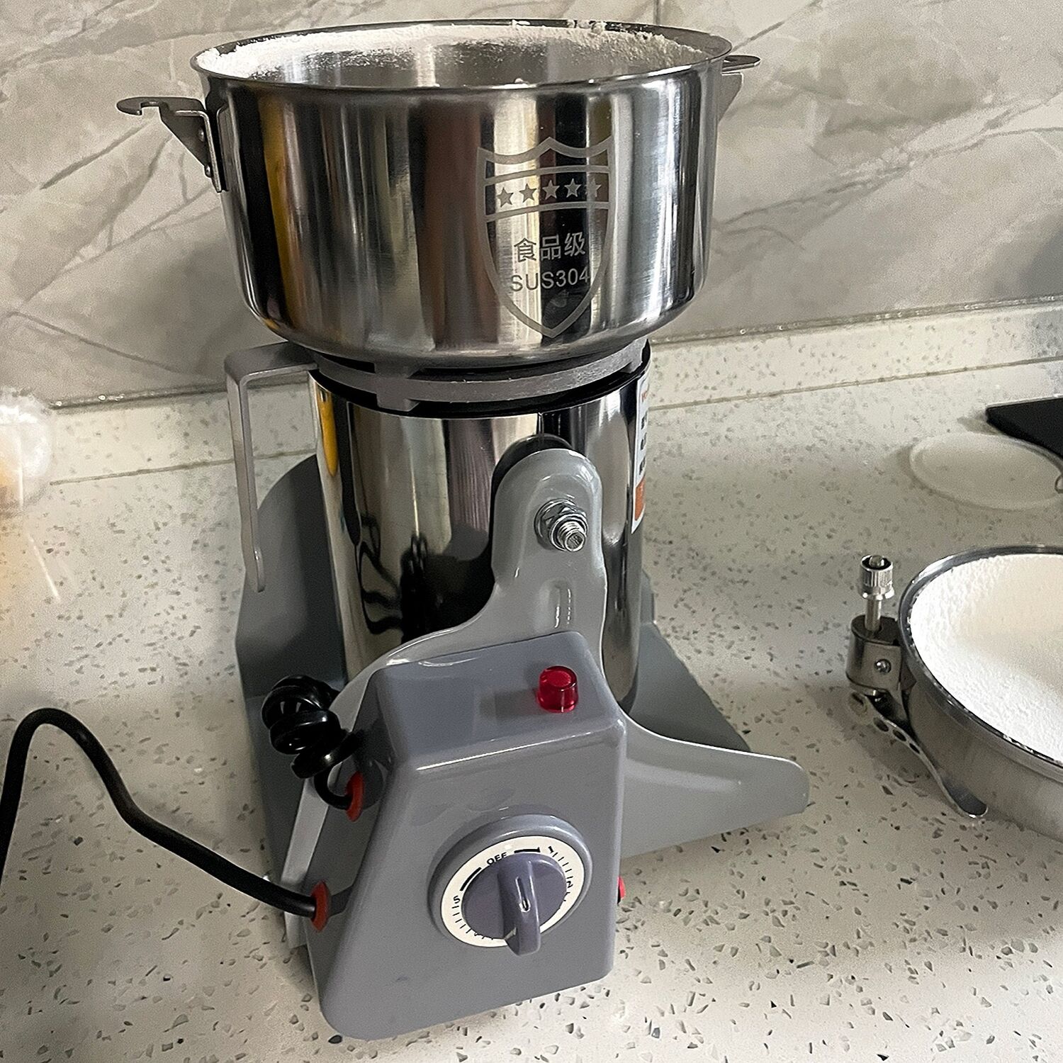 220V 電気穀物グラインダーマシン高速スイングタイプミルパ - Electric Grain Mill 2500W のレビューと価格